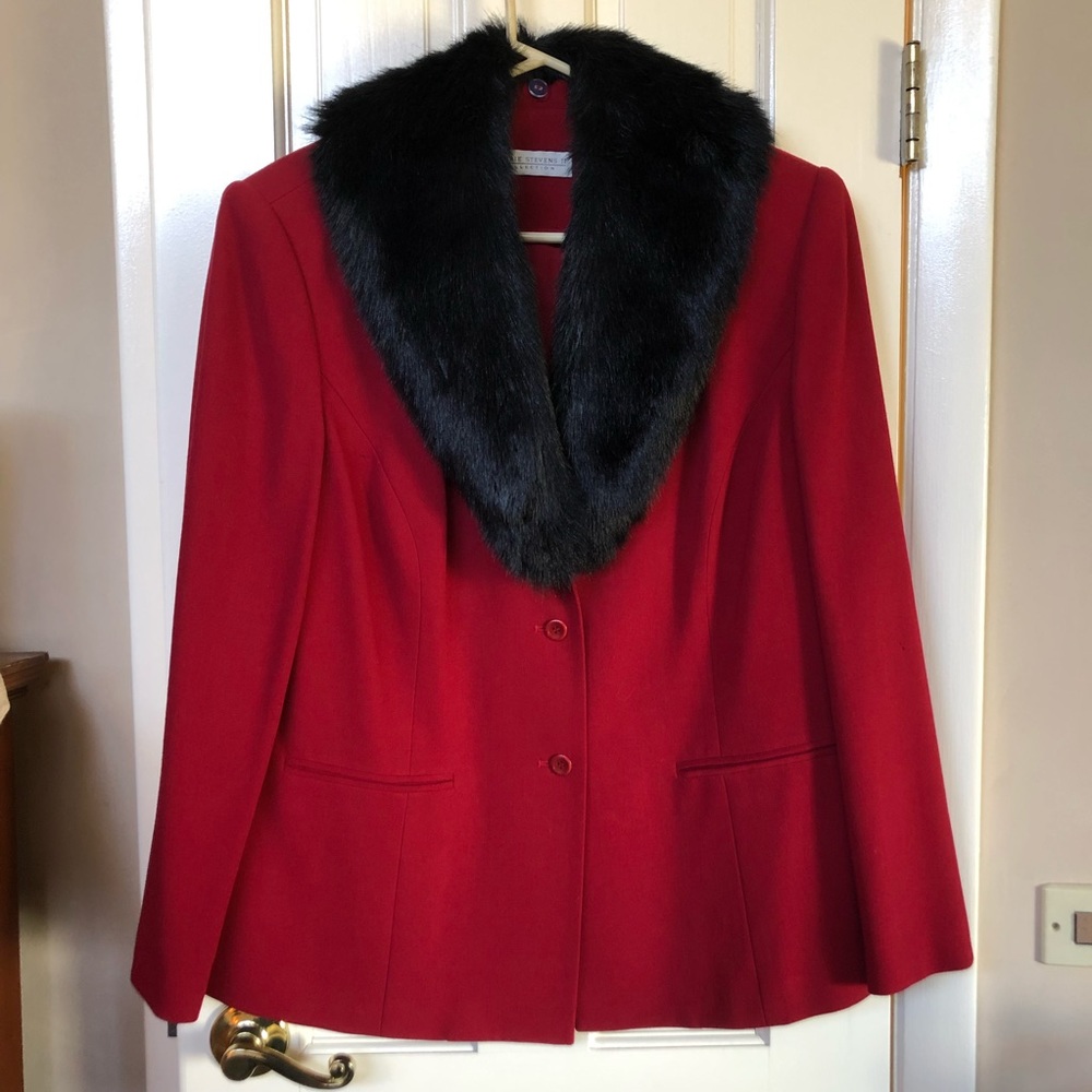 Red Jacket with Removable Faux Fur Collar - Sz 16W